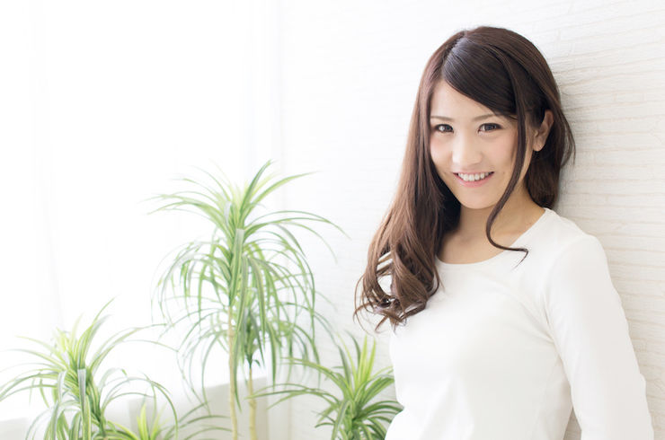 女性が見ている